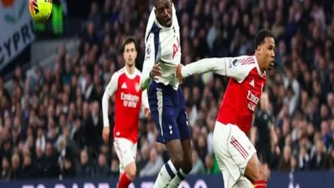 “16岁天才少女清华求学路：摆脱封神标签，告别必胜心态”